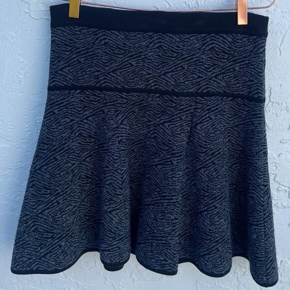 ALC Womens Shimmered Pleated Knitted Mini Skirt Black Sz Medium - Picture 6 of 6